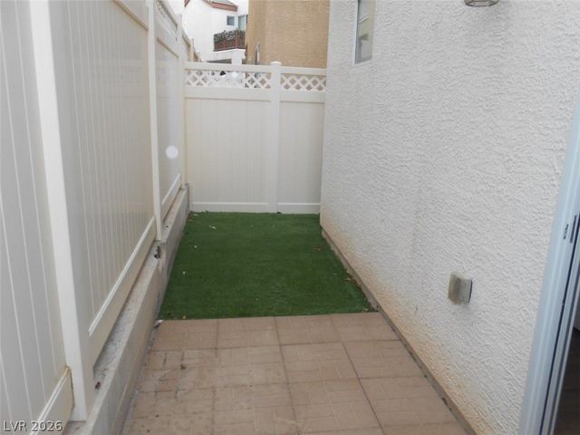 10420 September Flower Street, Las Vegas, NV 89183