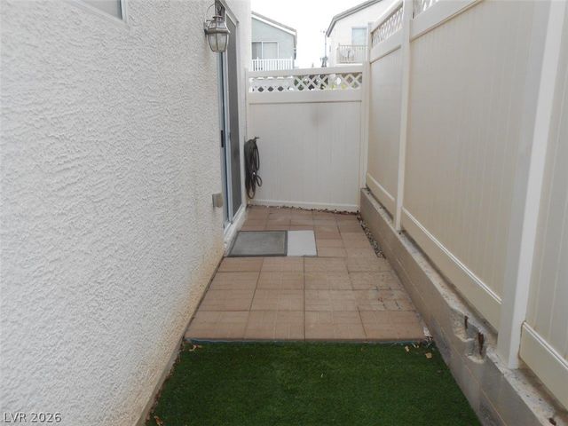 10420 September Flower Street, Las Vegas, NV 89183