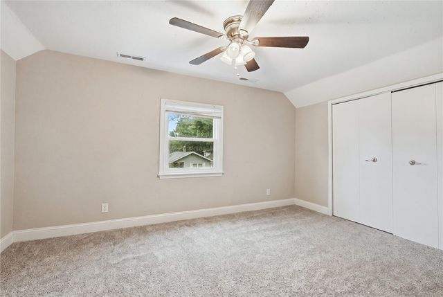 1044 17th Street NE, Cedar Rapids, IA 52402
