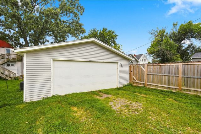 1044 17th Street NE, Cedar Rapids, IA 52402