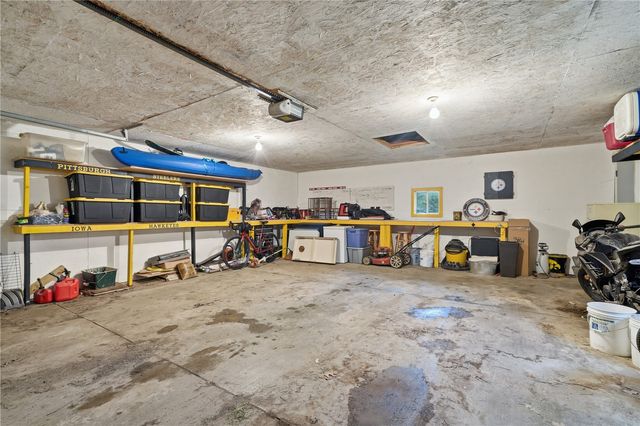 1044 17th Street NE, Cedar Rapids, IA 52402