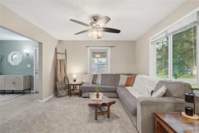 1044 17th Street NE, Cedar Rapids, IA 52402