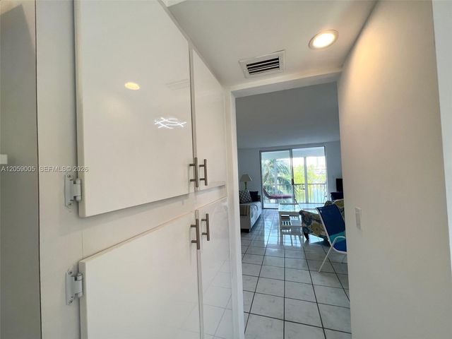 3030 Marcos Drive T302, Aventura, FL 33160
