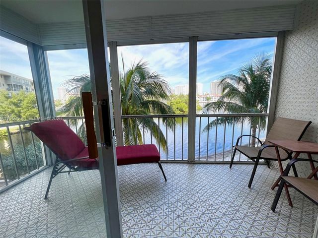 3030 Marcos Drive T302, Aventura, FL 33160