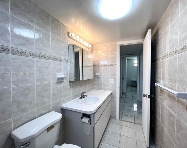 3030 Marcos Drive T302, Aventura, FL 33160