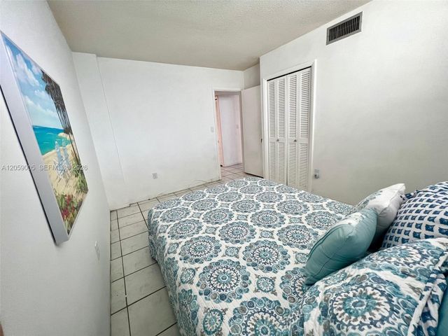 3030 Marcos Drive T302, Aventura, FL 33160