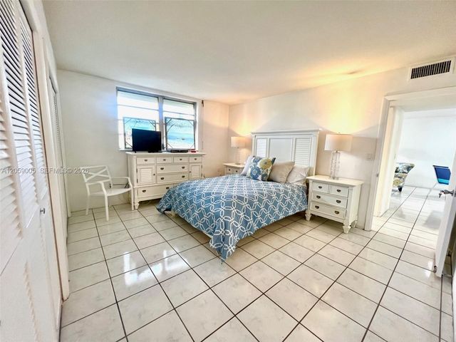 3030 Marcos Drive T302, Aventura, FL 33160