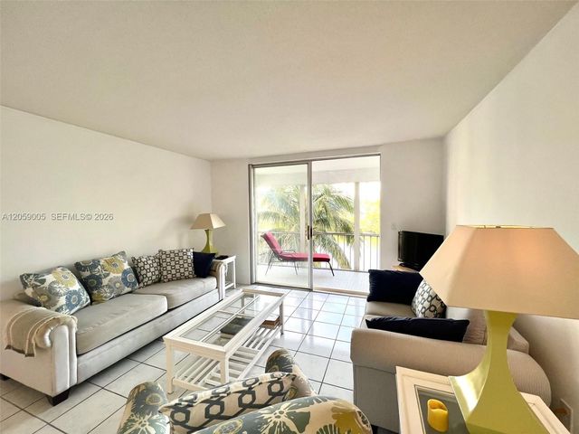 3030 Marcos Drive T302, Aventura, FL 33160