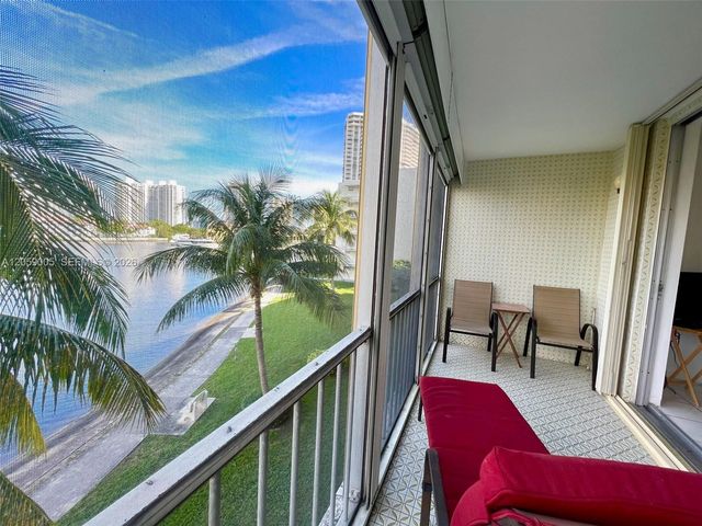 3030 Marcos Drive T302, Aventura, FL 33160