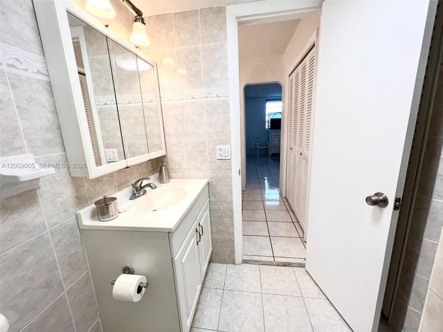 3030 Marcos Drive T302, Aventura, FL 33160