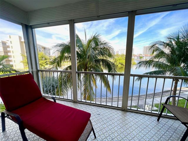 3030 Marcos Drive T302, Aventura, FL 33160