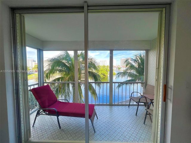 3030 Marcos Drive T302, Aventura, FL 33160