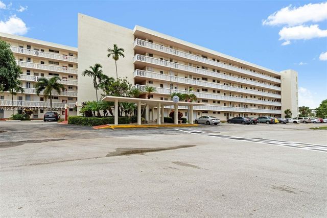 3030 Marcos Drive T302, Aventura, FL 33160
