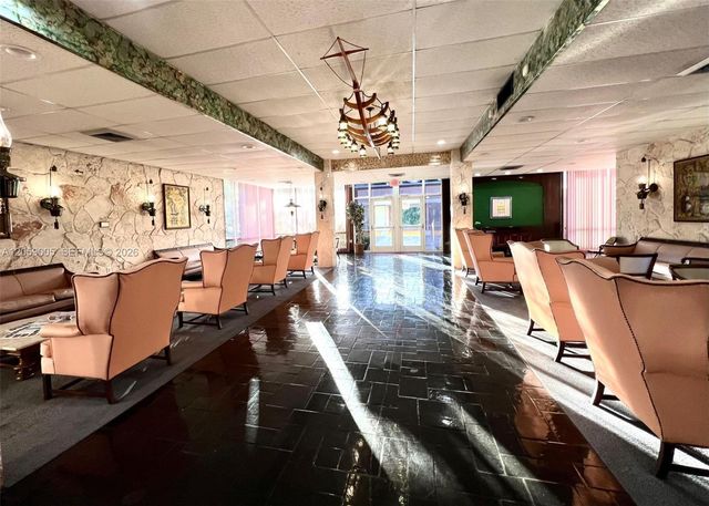 3030 Marcos Drive T302, Aventura, FL 33160