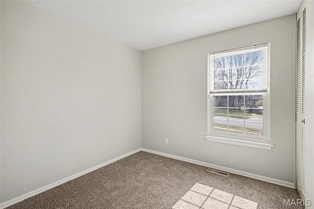 5319 Ville Angela Lane, Hazelwood, MO 63042