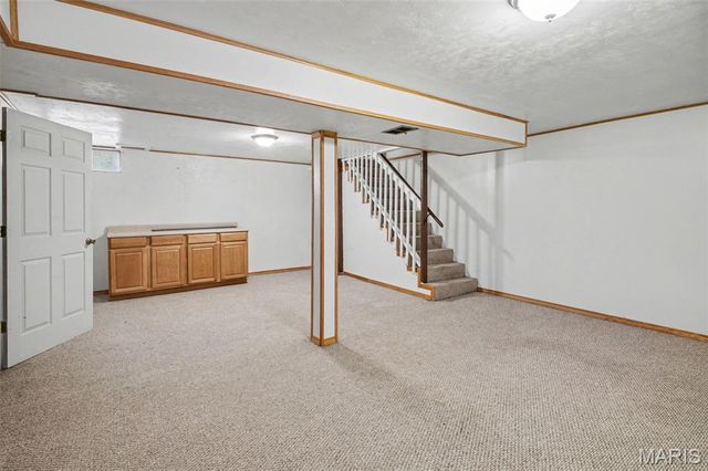 5319 Ville Angela Lane, Hazelwood, MO 63042