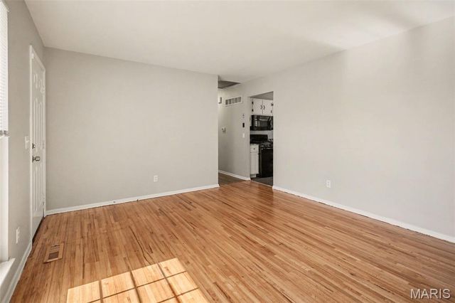 5319 Ville Angela Lane, Hazelwood, MO 63042