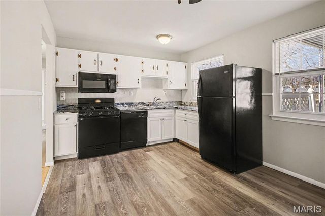 5319 Ville Angela Lane, Hazelwood, MO 63042