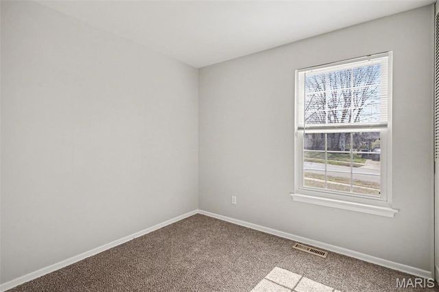 5319 Ville Angela Lane, Hazelwood, MO 63042