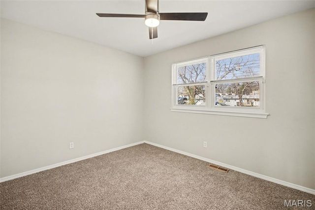 5319 Ville Angela Lane, Hazelwood, MO 63042