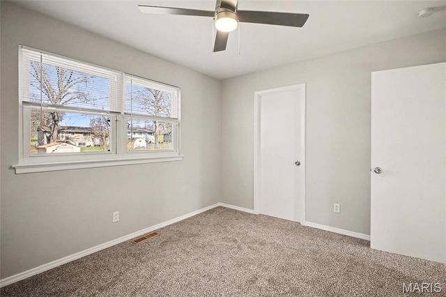 5319 Ville Angela Lane, Hazelwood, MO 63042