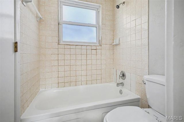 5319 Ville Angela Lane, Hazelwood, MO 63042