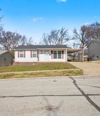 5319 Ville Angela Lane, Hazelwood, MO 63042