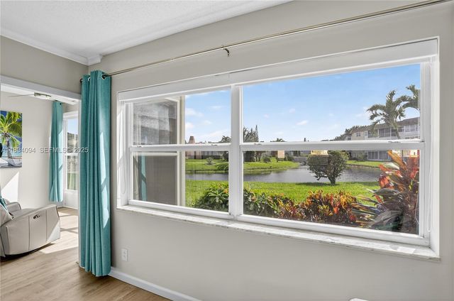 4706 NW 36th Street 411, Lauderdale Lakes, FL 33319