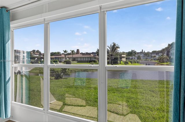 4706 NW 36th Street 411, Lauderdale Lakes, FL 33319