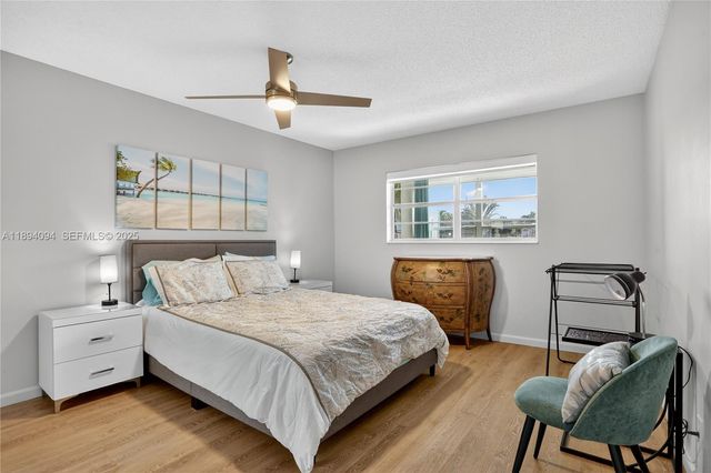 4706 NW 36th Street 411, Lauderdale Lakes, FL 33319