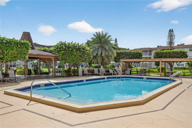 4706 NW 36th Street 411, Lauderdale Lakes, FL 33319