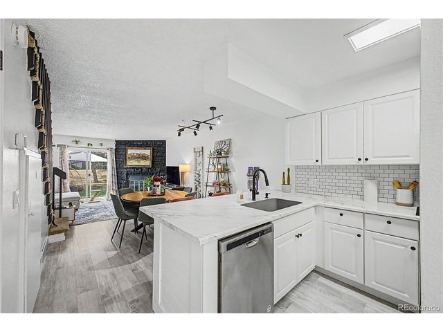 8952 W Dartmouth Pl, Lakewood, CO 80227