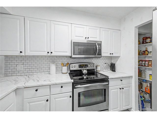 8952 W Dartmouth Pl, Lakewood, CO 80227