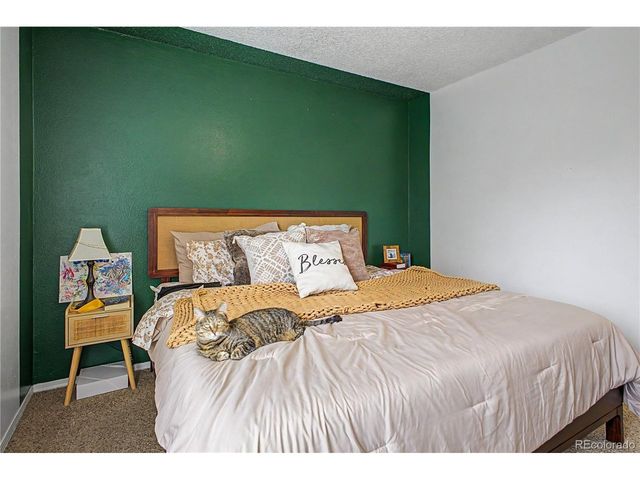 8952 W Dartmouth Pl, Lakewood, CO 80227