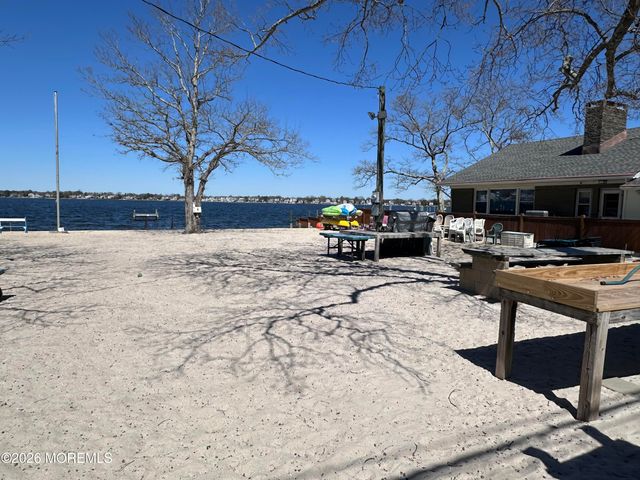 7 Nejecho Drive, Brick, NJ 08723