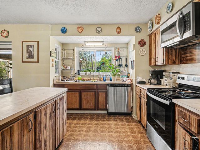 11207 CREEKVIEW DR, Riverview, FL 33569