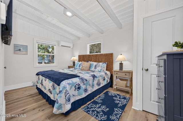 105 SE 76th Street, Oak Island, NC 28465