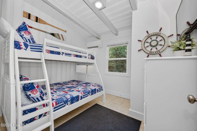 105 SE 76th Street, Oak Island, NC 28465