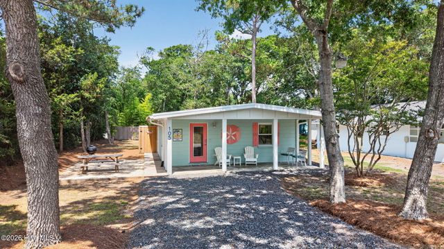 105 SE 76th Street, Oak Island, NC 28465
