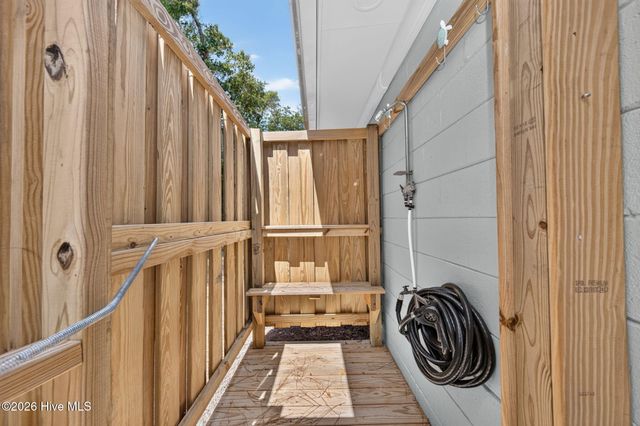 105 SE 76th Street, Oak Island, NC 28465