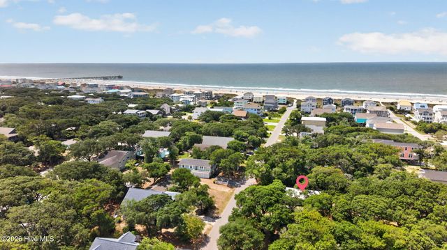 105 SE 76th Street, Oak Island, NC 28465