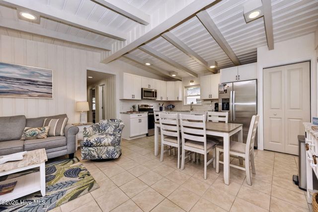 105 SE 76th Street, Oak Island, NC 28465