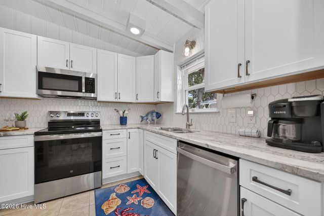 105 SE 76th Street, Oak Island, NC 28465
