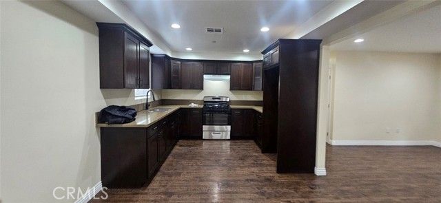 611 E 75th Street, Los Angeles, CA 90001