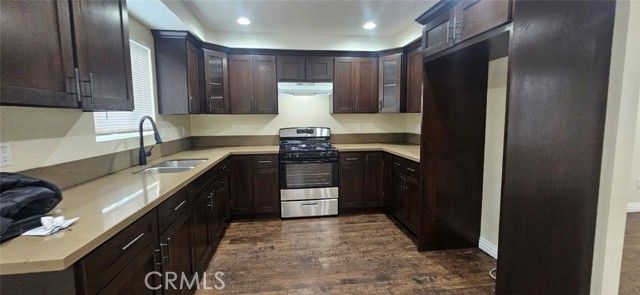 611 E 75th Street, Los Angeles, CA 90001