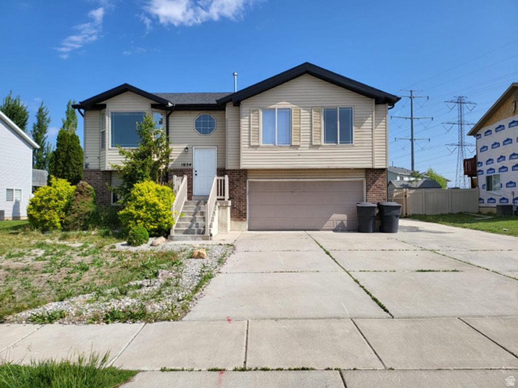 1654 W 600 N, Clinton, UT 84015