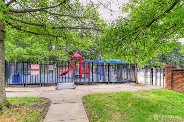 8 Clay Street, North Brunswick, NJ 08902