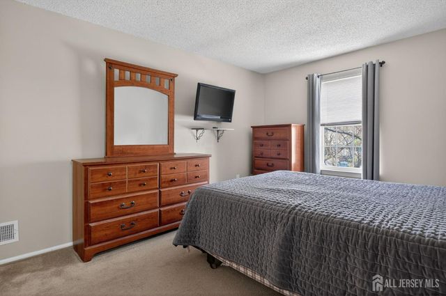 8 Clay Street, North Brunswick, NJ 08902