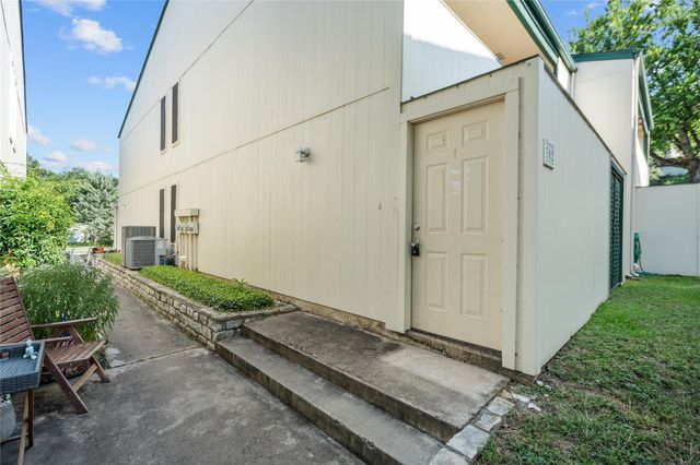 6718 Silvermine DR 302, Austin, TX 78736