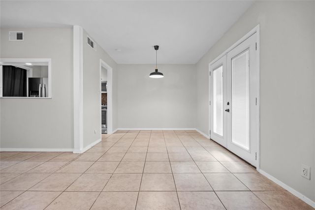 6718 Silvermine DR 302, Austin, TX 78736